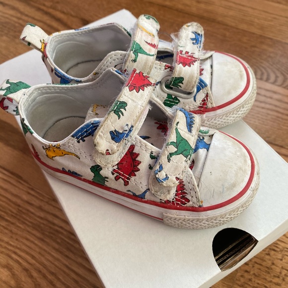 dinosaur infant converse